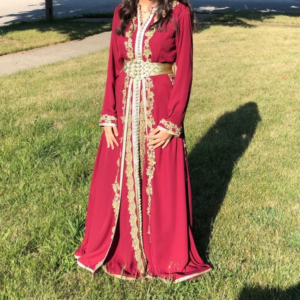 Middle eastern thobe / dress for special occasions
